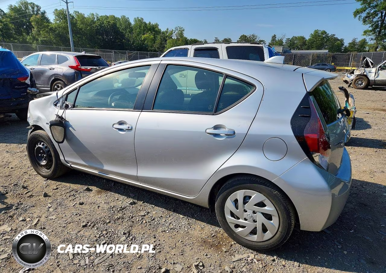 2016 Toyota Prius C Two VIN:JTDKDTB35G1117566 - 2