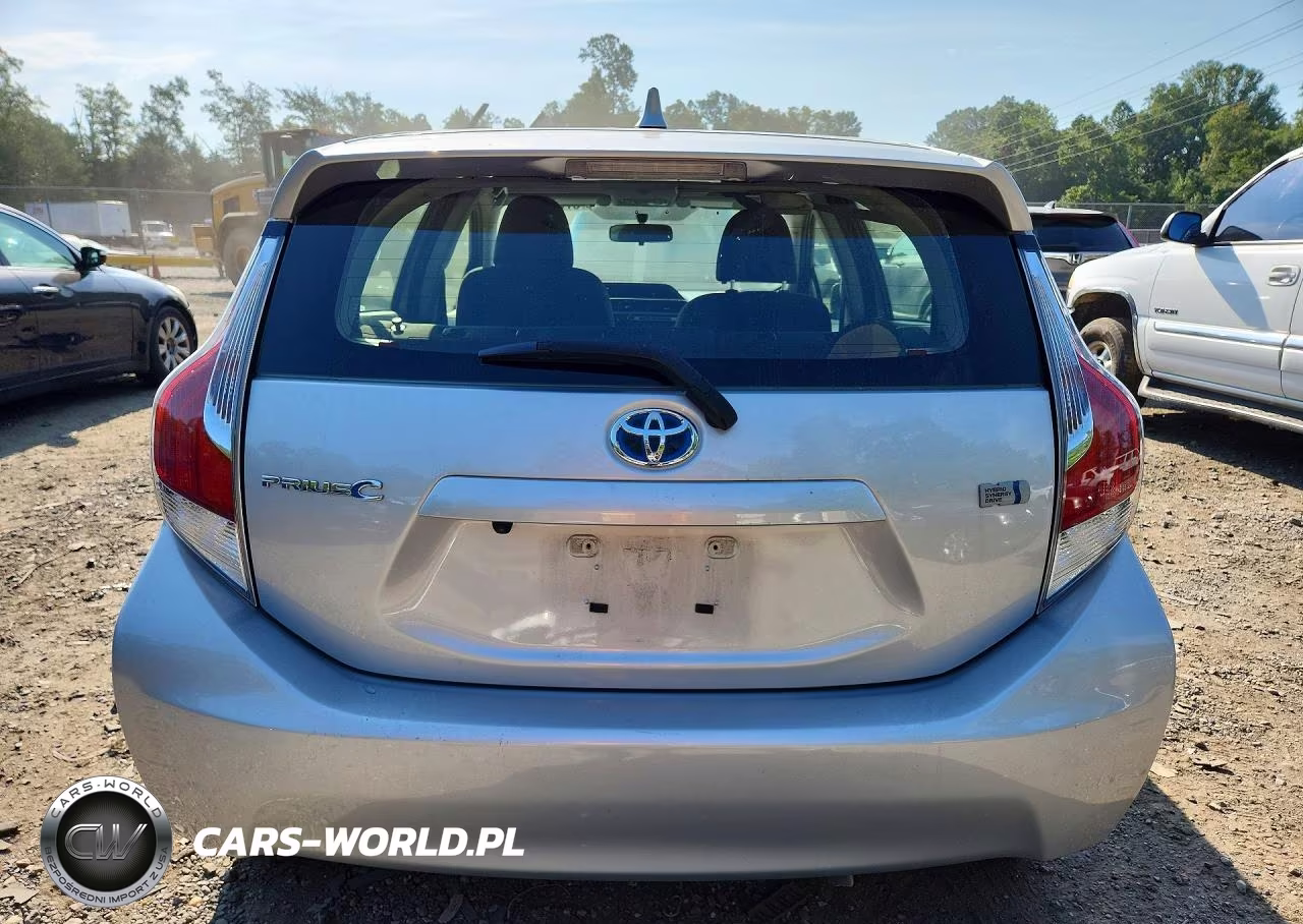 2016 Toyota Prius C Two VIN:JTDKDTB35G1117566 - 6