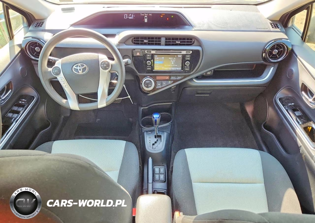 2016 Toyota Prius C Two VIN:JTDKDTB35G1117566 - 8