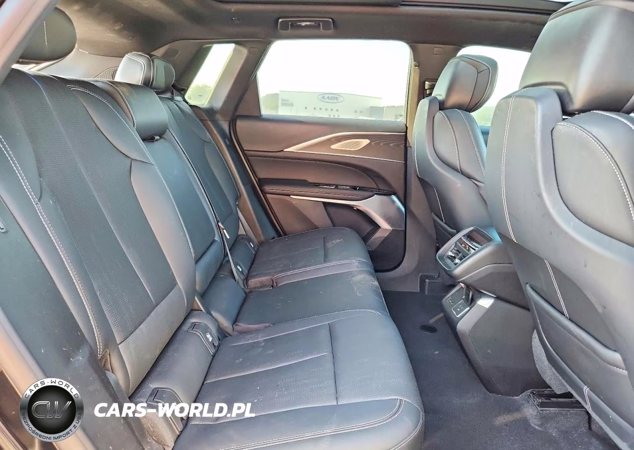 2024 Cadillac Lyriq Luxury VIN:1GYKPSRL9RZ128365 - 11