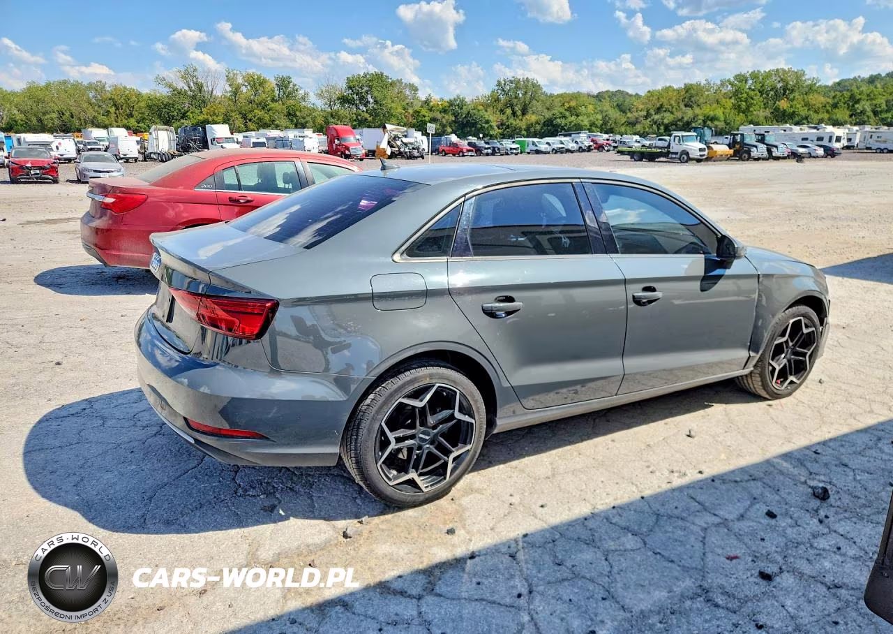 2017 Audi A3 Premium VIN:WAUAUHFF9H1077696 - 3