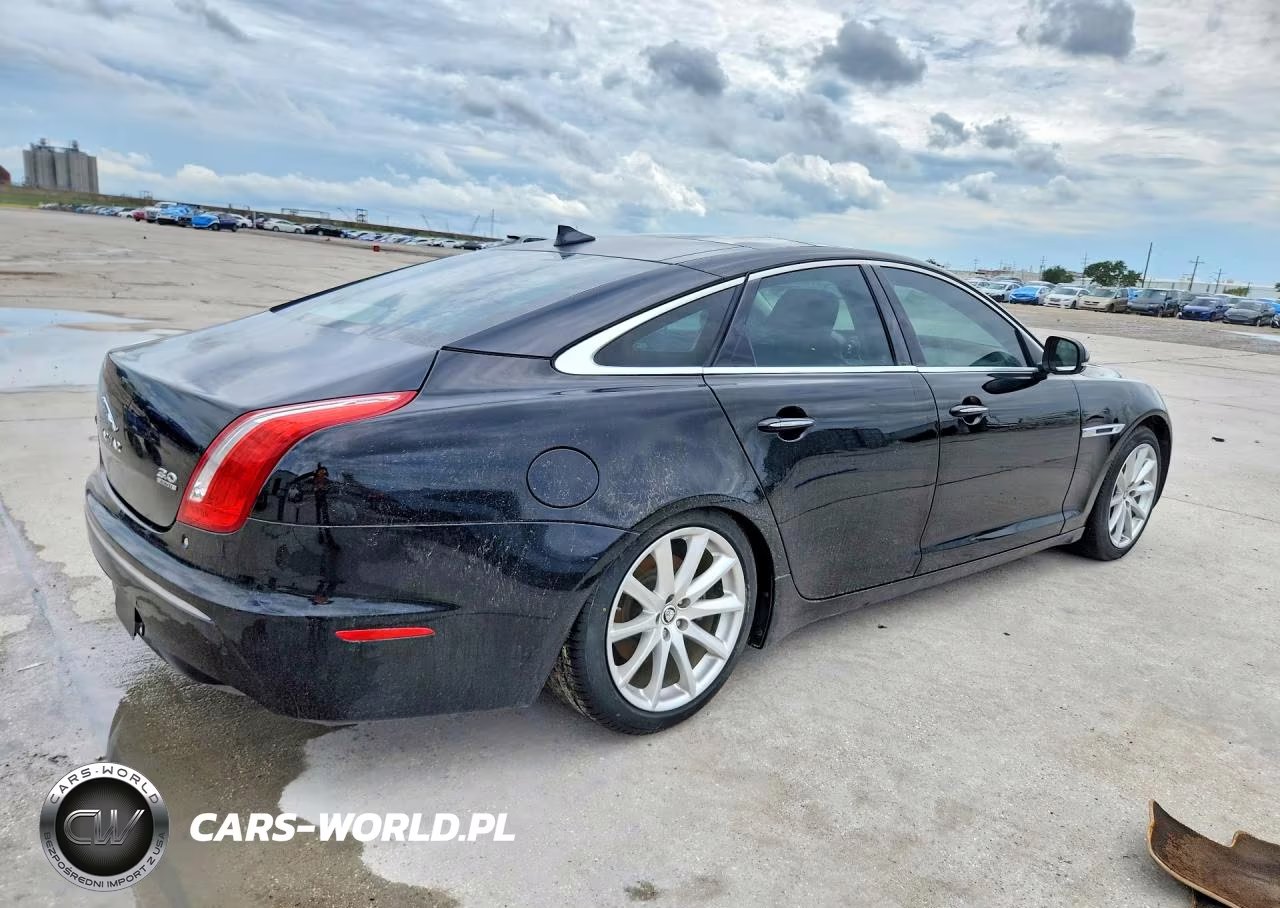 2013 Jaguar Xj VIN:SAJWJ1CD5D8V45373 - 3