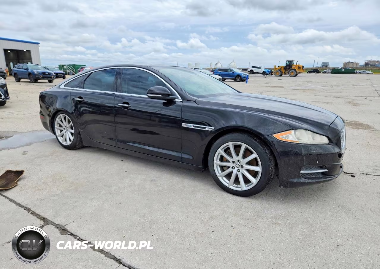 2013 Jaguar Xj VIN:SAJWJ1CD5D8V45373 - 4