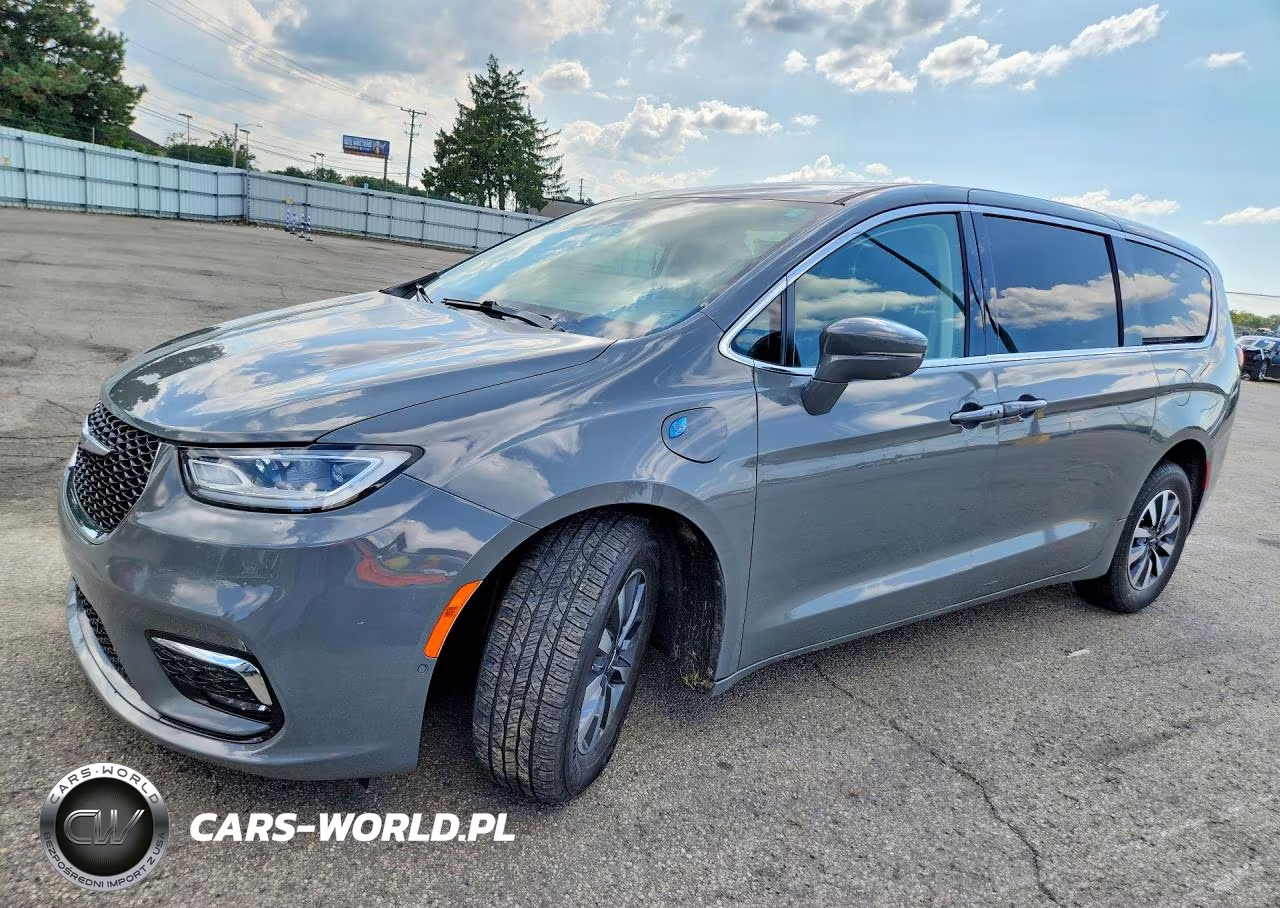 2022 Chrysler Pacifica Hybrid Touring L VIN:2C4RC1L78NR126701 - 1