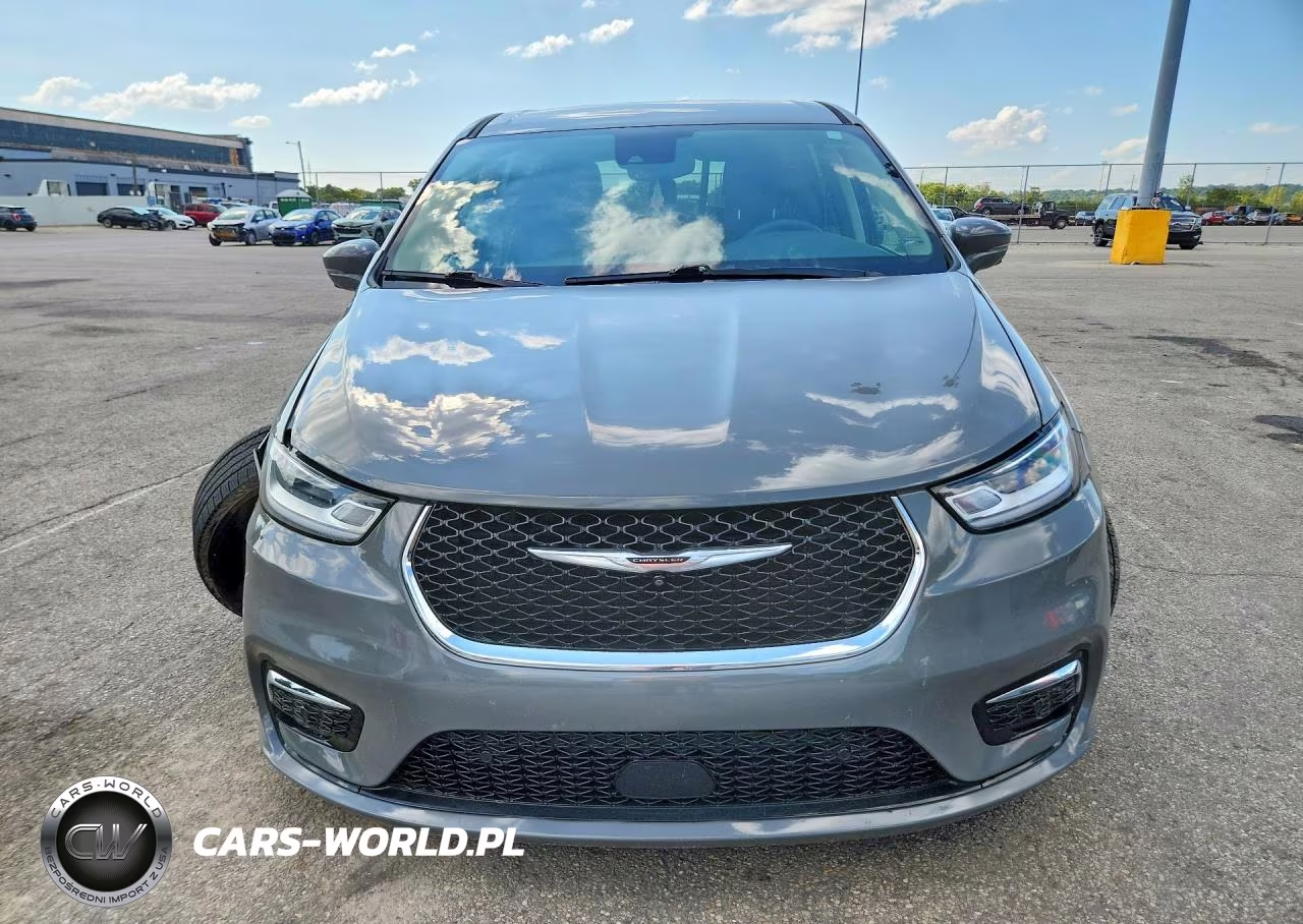 2022 Chrysler Pacifica Hybrid Touring L VIN:2C4RC1L78NR126701 - 5