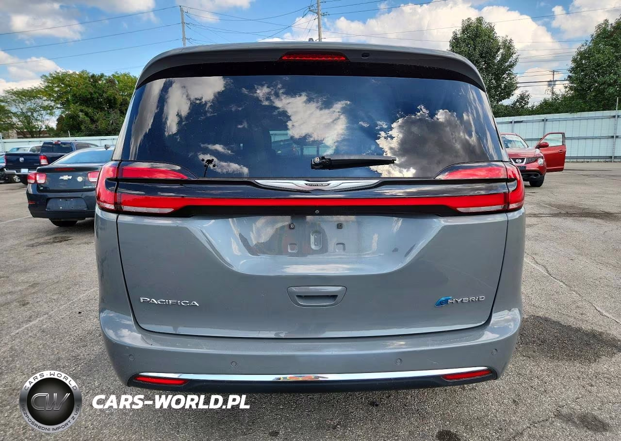 2022 Chrysler Pacifica Hybrid Touring L VIN:2C4RC1L78NR126701 - 6