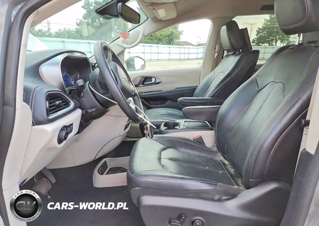 2022 Chrysler Pacifica Hybrid Touring L VIN:2C4RC1L78NR126701 - 7