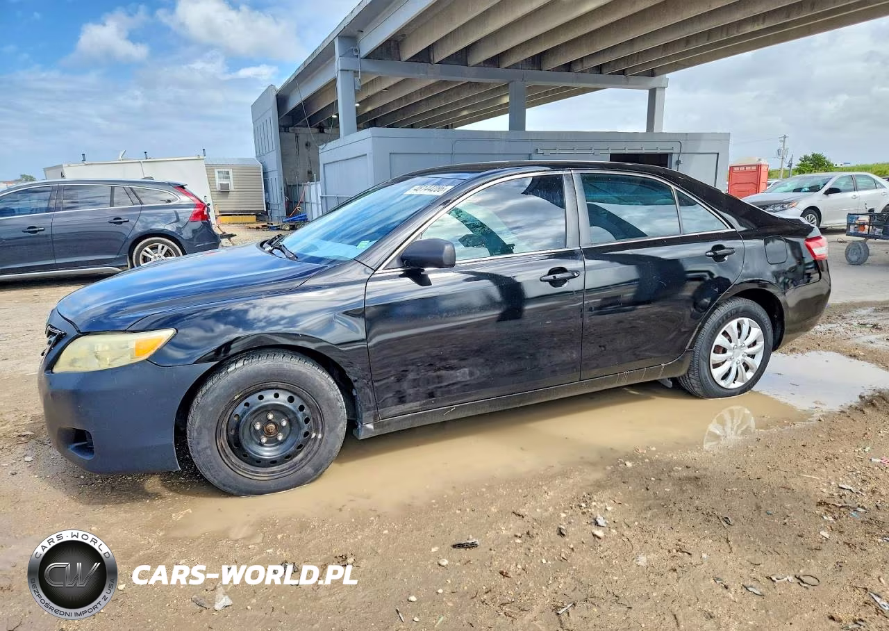 2011 Toyota Camry Base – zdjęcie 1 z 12