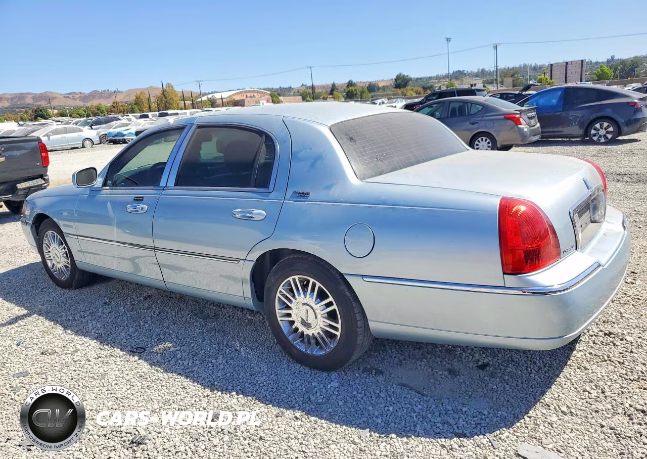 2007 Lincoln Town Car Signature Limited VIN:1LNHM82W07Y606820 - 2