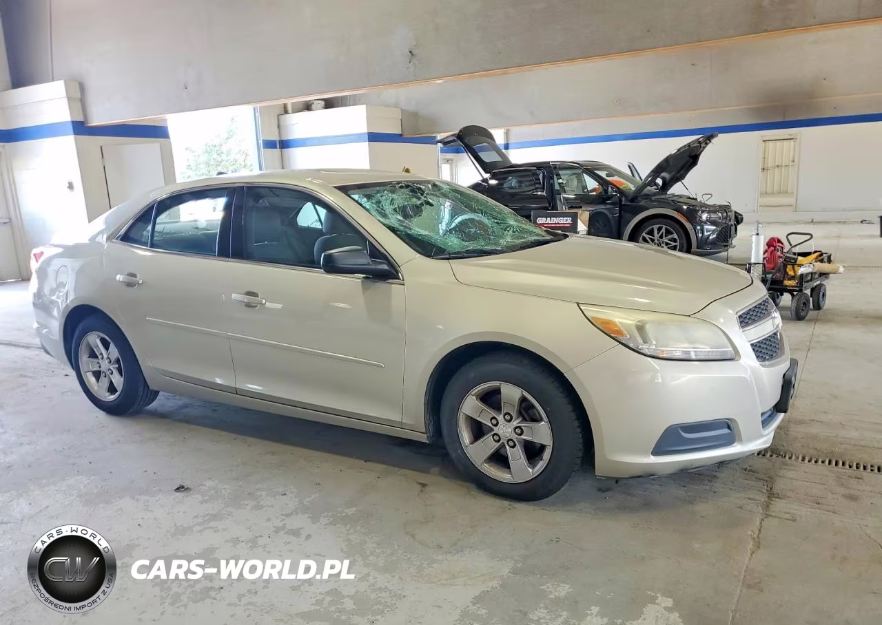 2013 Chevrolet Malibu Ls VIN:1G11A5SA9DF317744 - 4