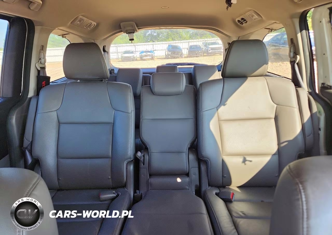2015 Honda Odyssey Touring VIN:5FNRL5H95FB122832 - 10