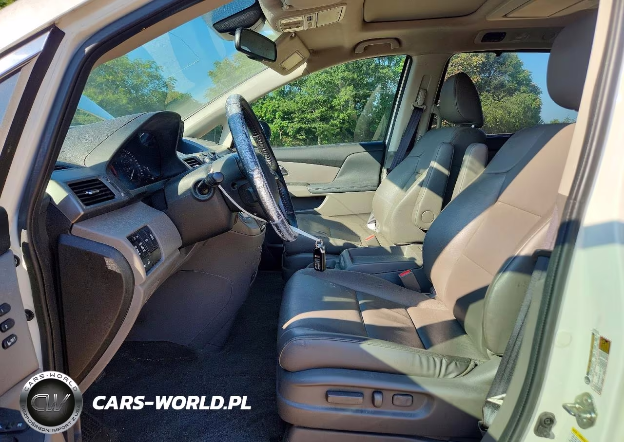 2015 Honda Odyssey Touring VIN:5FNRL5H95FB122832 - 7