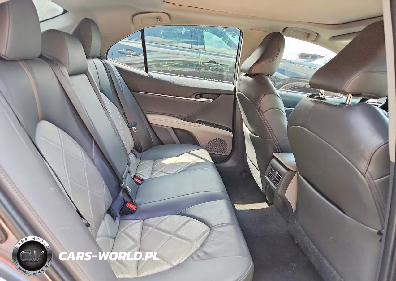 2018 Toyota Camry Xle VIN:4T1B11HK4JU038905 - 10