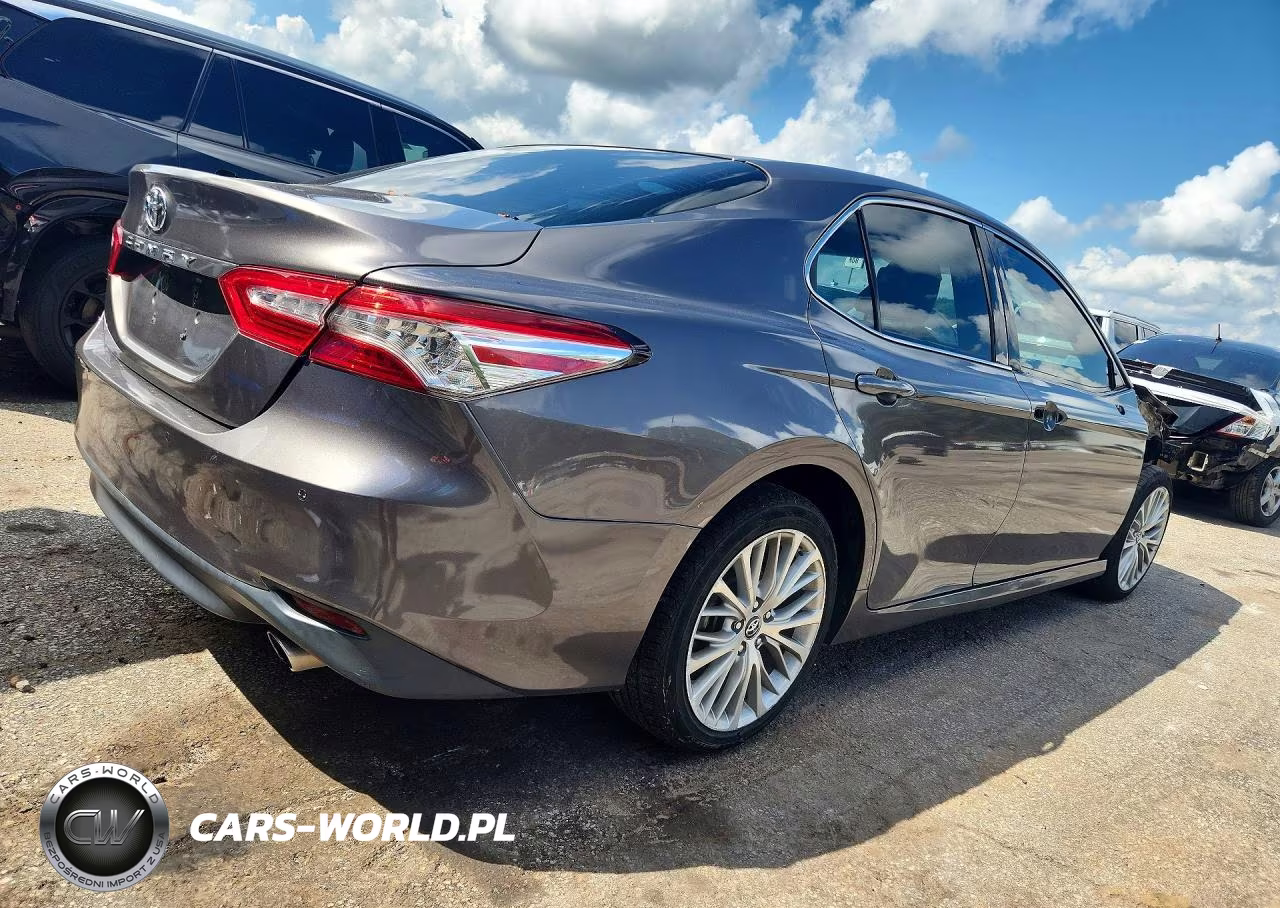 2018 Toyota Camry Xle VIN:4T1B11HK4JU038905 - 3