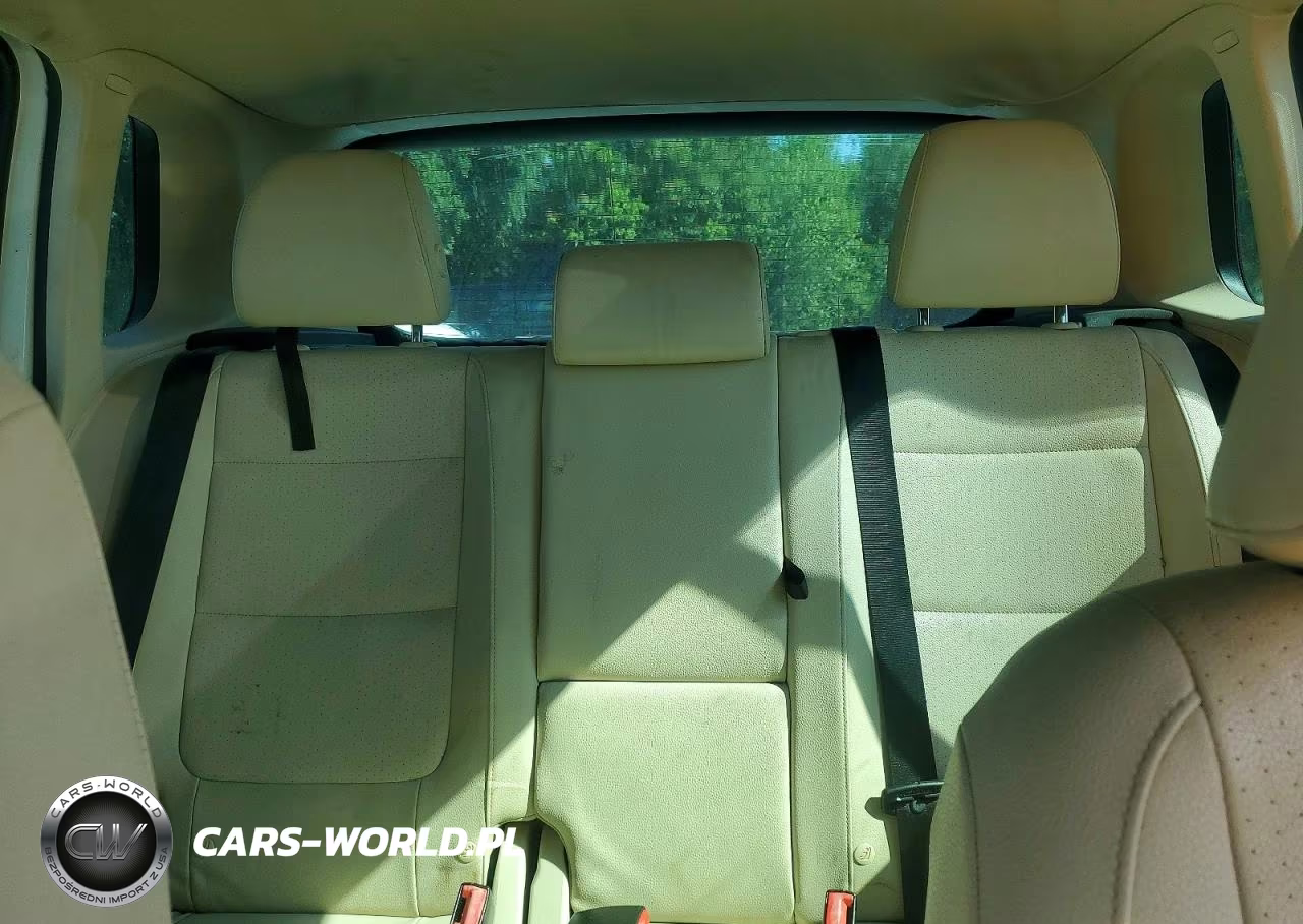 2015 Volkswagen Tiguan S VIN:WVGAV7AX9FW593045 - 10