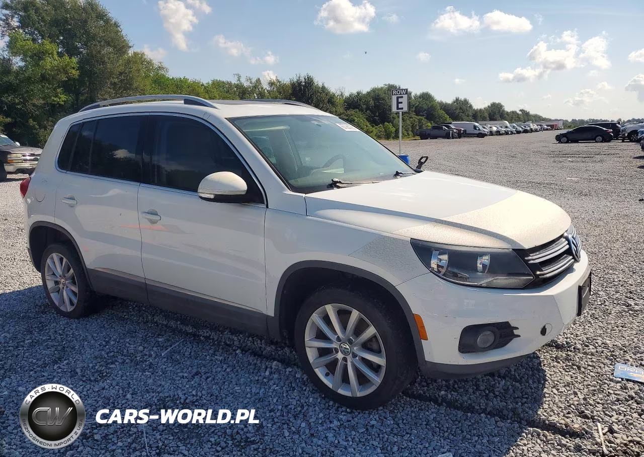 2015 Volkswagen Tiguan S VIN:WVGAV7AX9FW593045 - 4