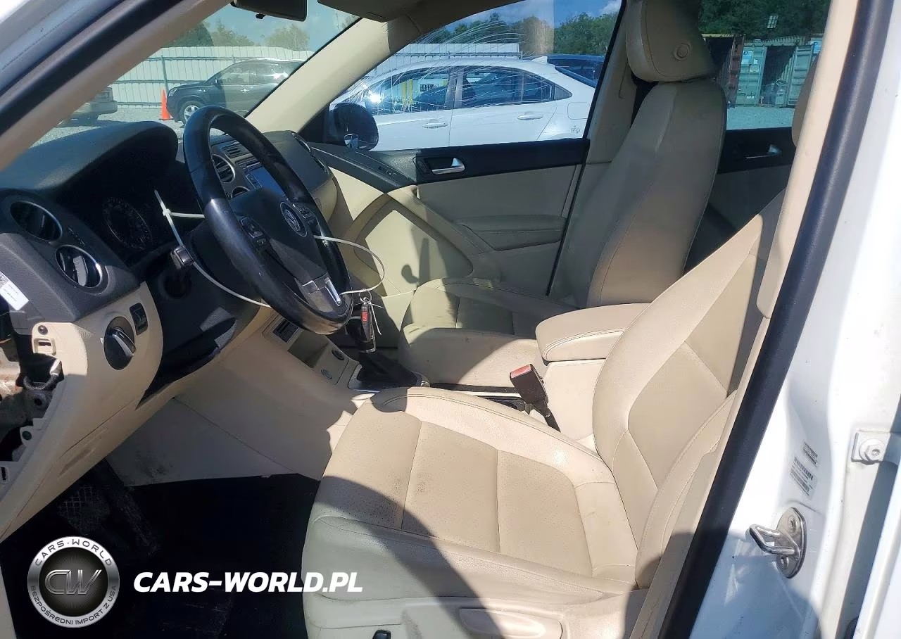 2015 Volkswagen Tiguan S VIN:WVGAV7AX9FW593045 - 7