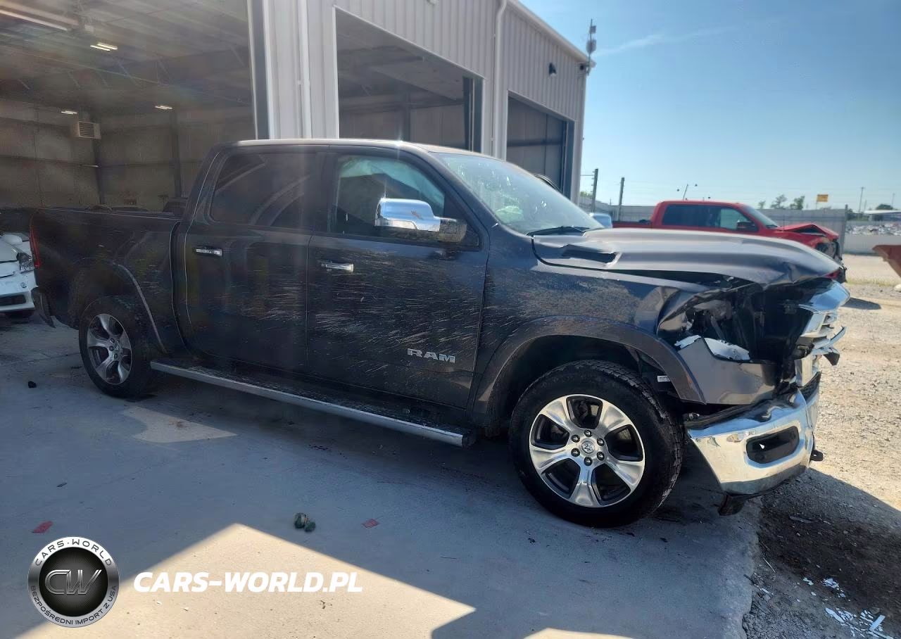 2021 Ram 1500 Laramie VIN:1C6SRFJT8MN786320 - 4