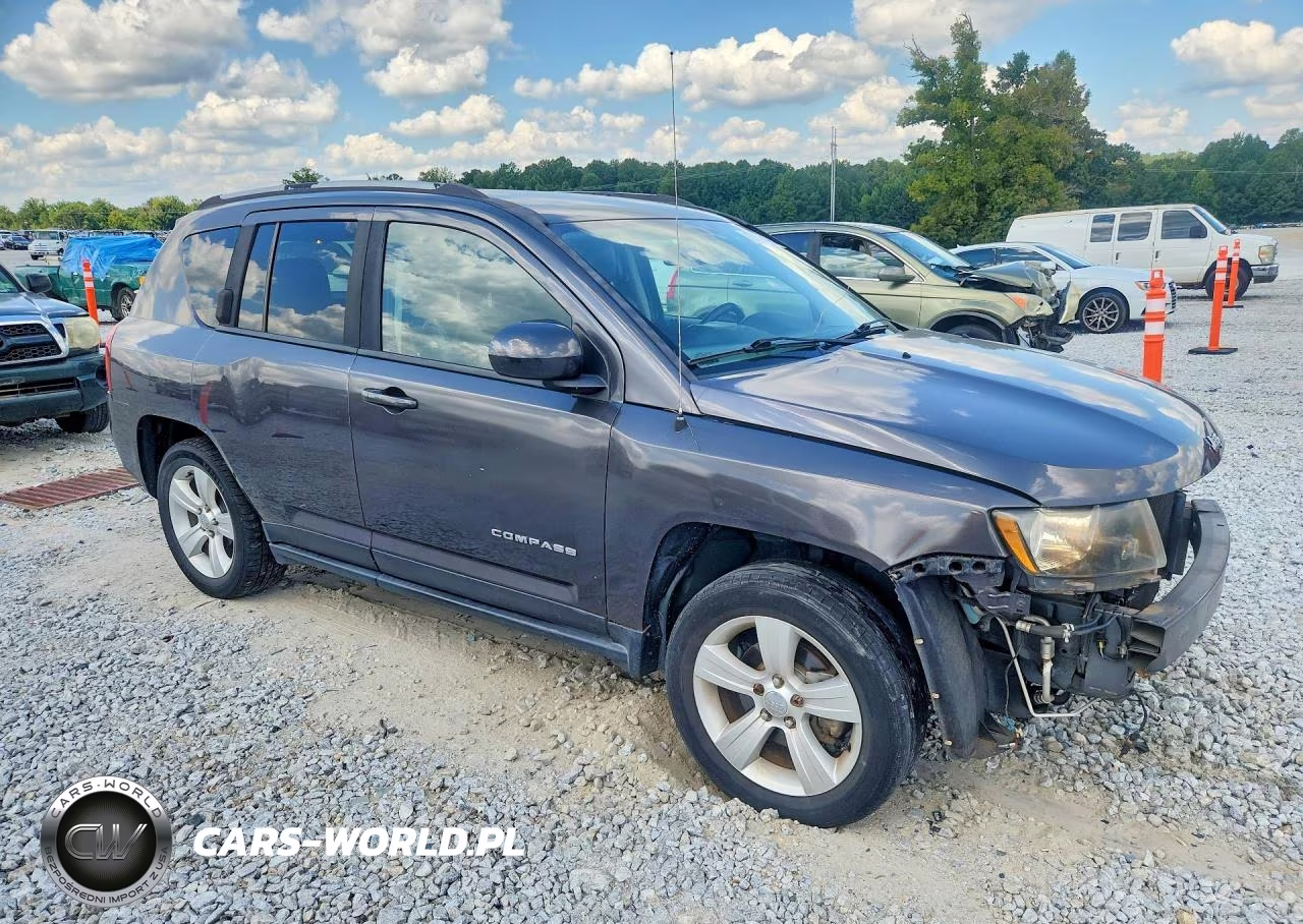 2016 Jeep Compass Latitude VIN:1C4NJCEA2GD620440 - 4