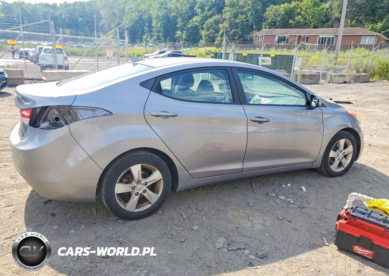 2011 Hyundai Elantra Gls VIN:KMHDH4AE8BU094809 - 3