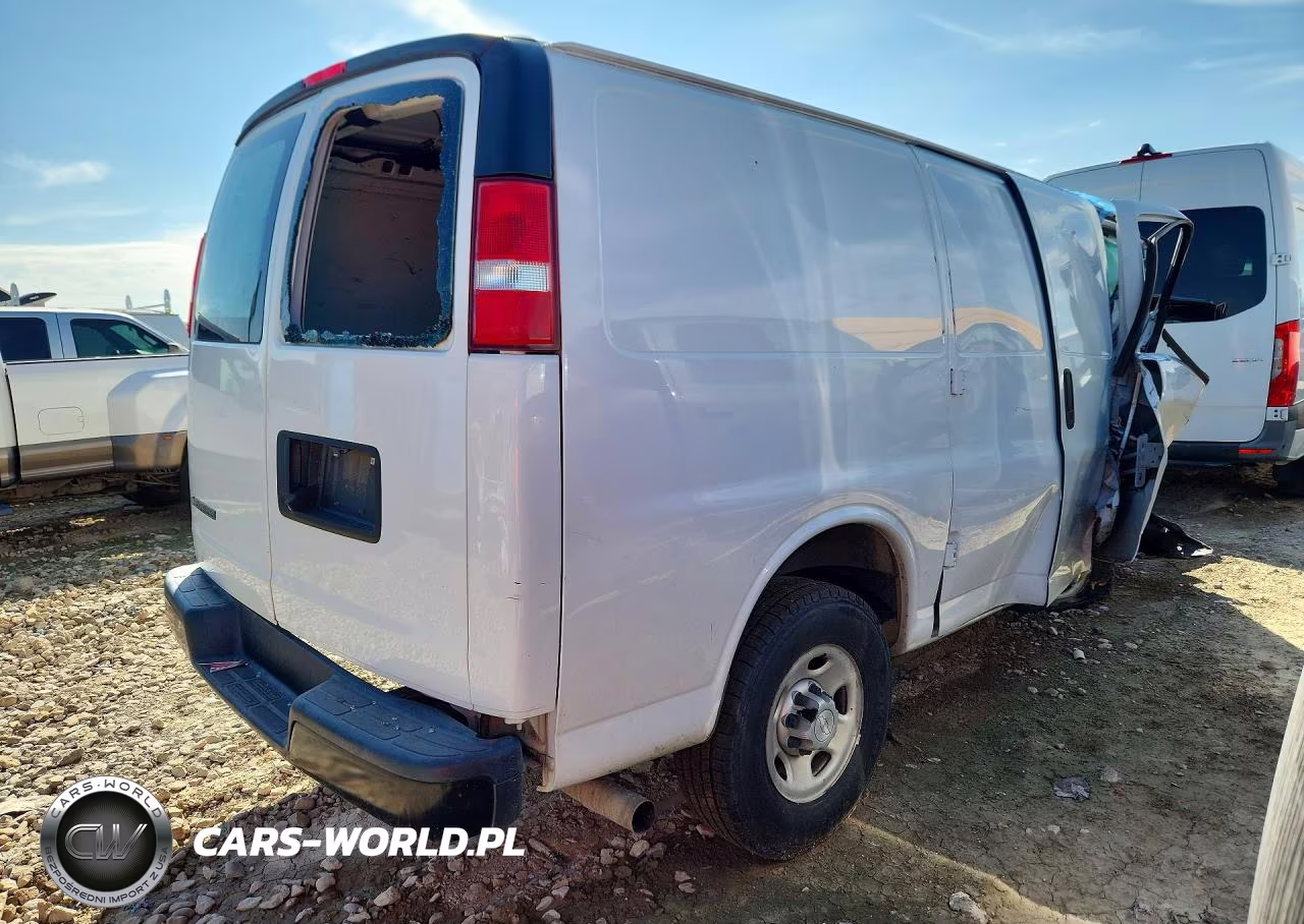 2019 Chevrolet Express G2500 Delivery Van VIN:1GCWGAFG7K1196077 - 3