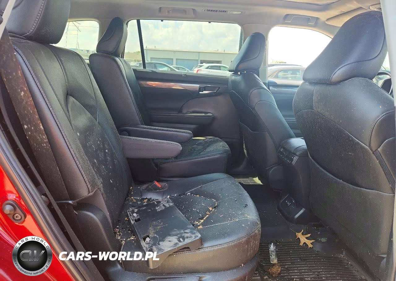 2022 Toyota Highlander Platinum VIN:5TDFZRBH0NS193813 - 11