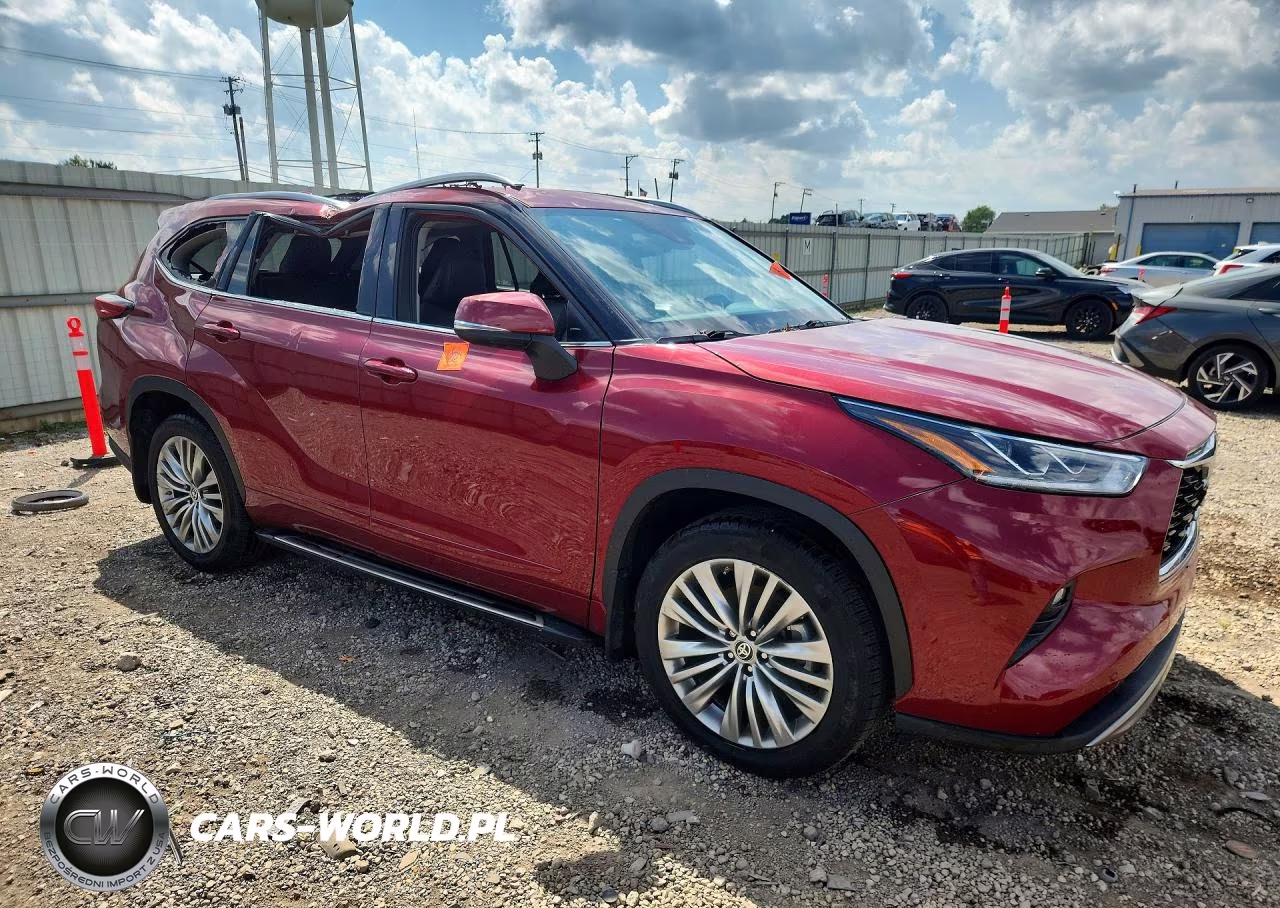 2022 Toyota Highlander Platinum VIN:5TDFZRBH0NS193813 - 4