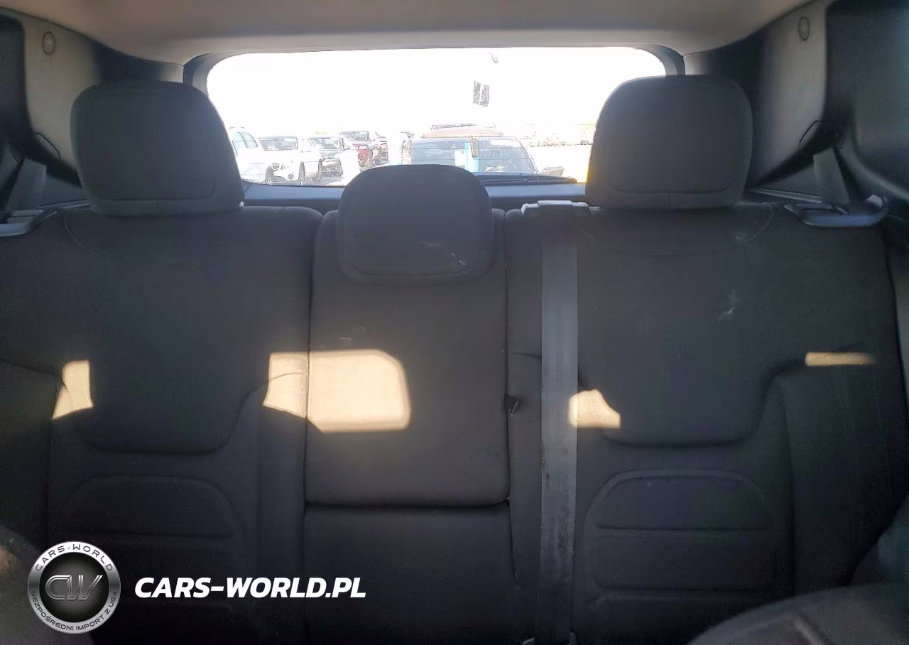 2022 Jeep Renegade Latitude VIN:ZACNJDB14NPN54530 - 10