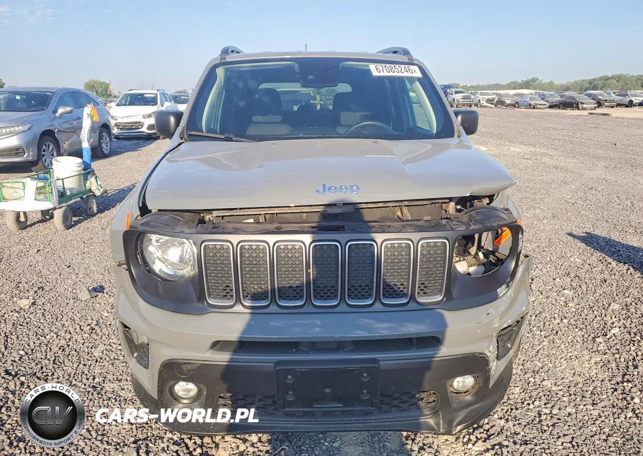 2022 Jeep Renegade Latitude VIN:ZACNJDB14NPN54530 - 5