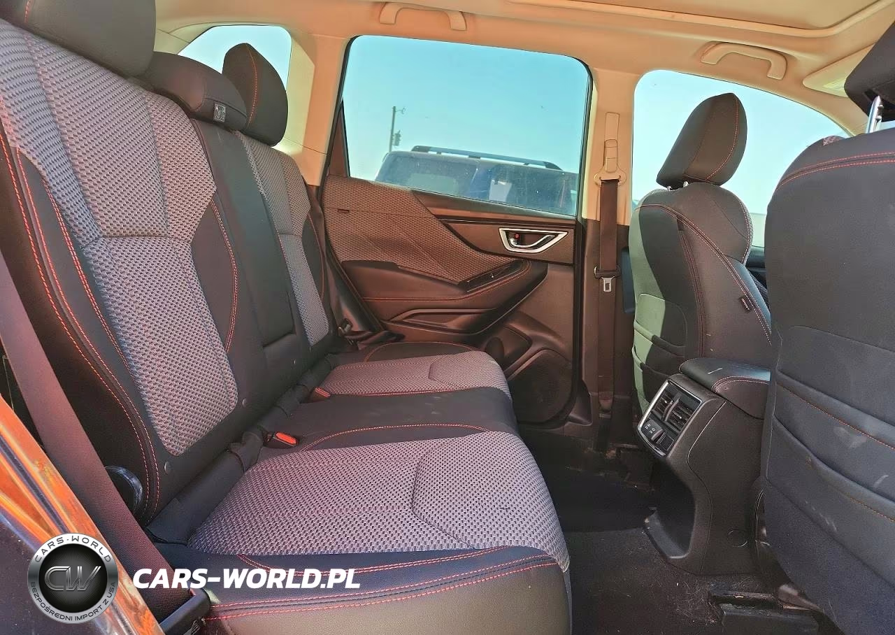 2019 Subaru Forester Sport VIN:JF2SKAPC1KH589820 - 11