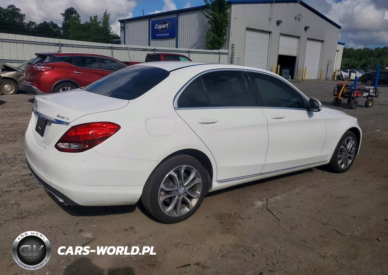 2015 Mercedes-Benz C 300 4Matic VIN:55SWF4KB2FU077153 - 3