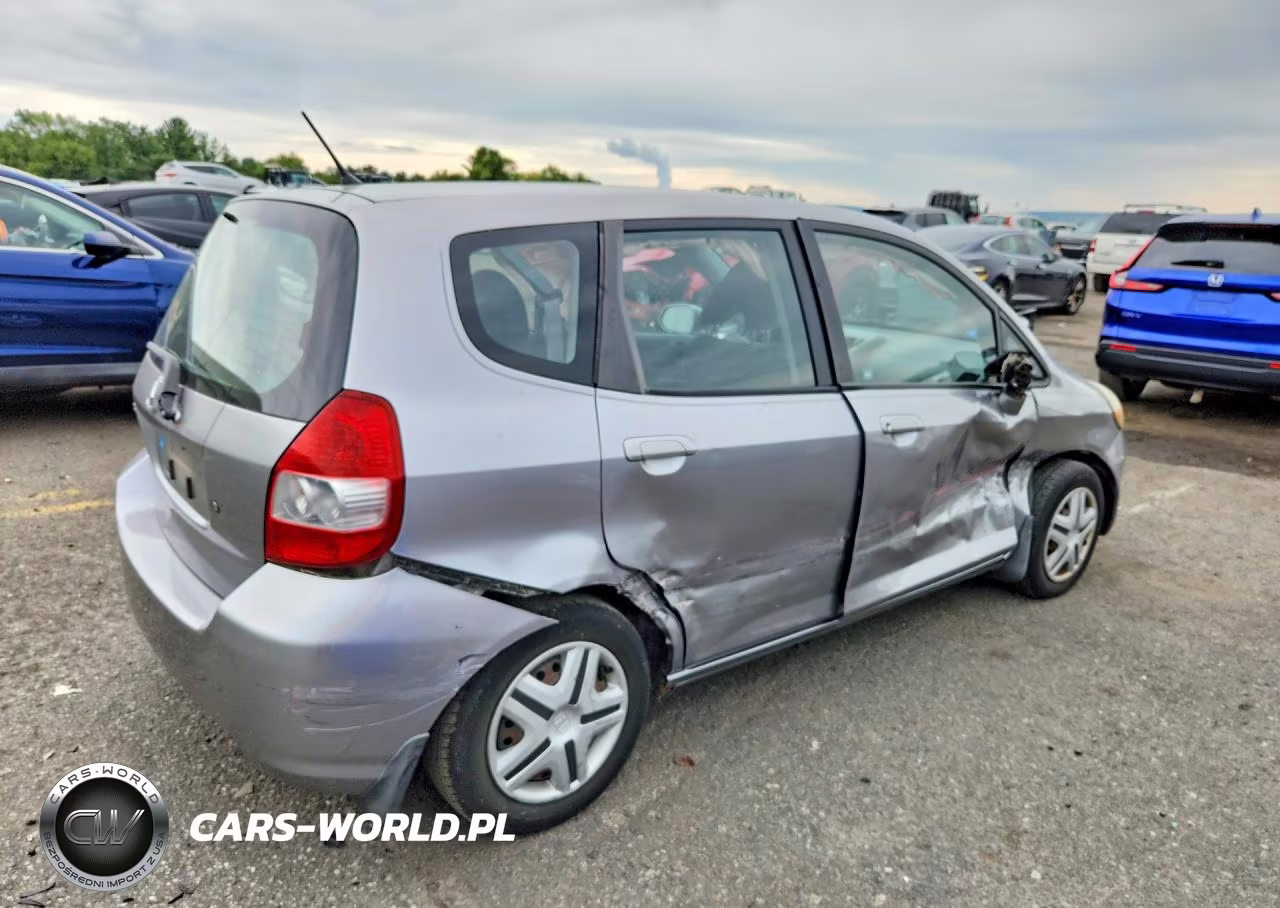 2008 Honda Fit VIN:JHMGD38498S037896 - 3