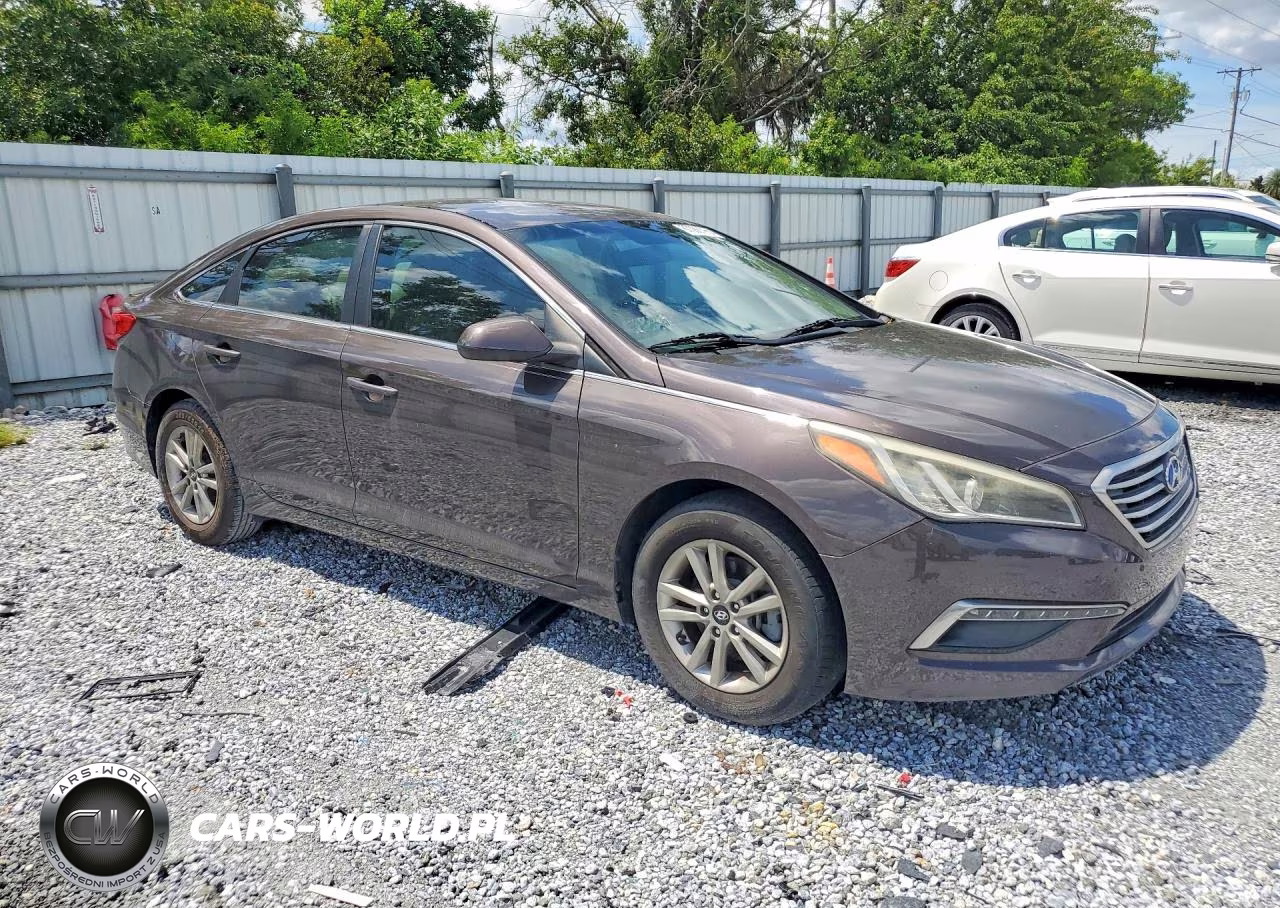 2015 Hyundai Sonata Se VIN:5NPE24AF8FH241133 - 4