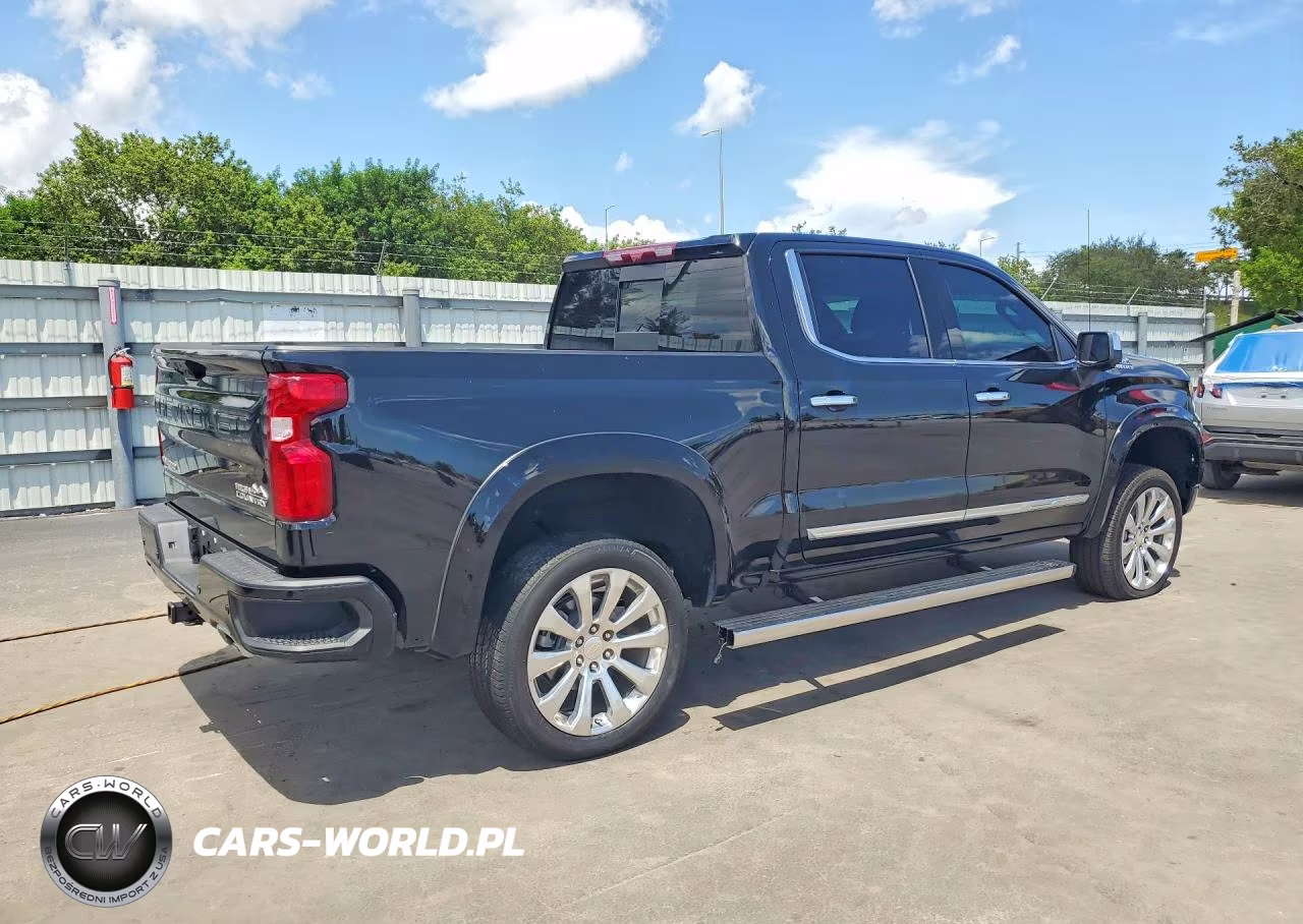 2025 Chevrolet Silverado K1500 High Country VIN:1GCUKJEL0SZ260465 - 3