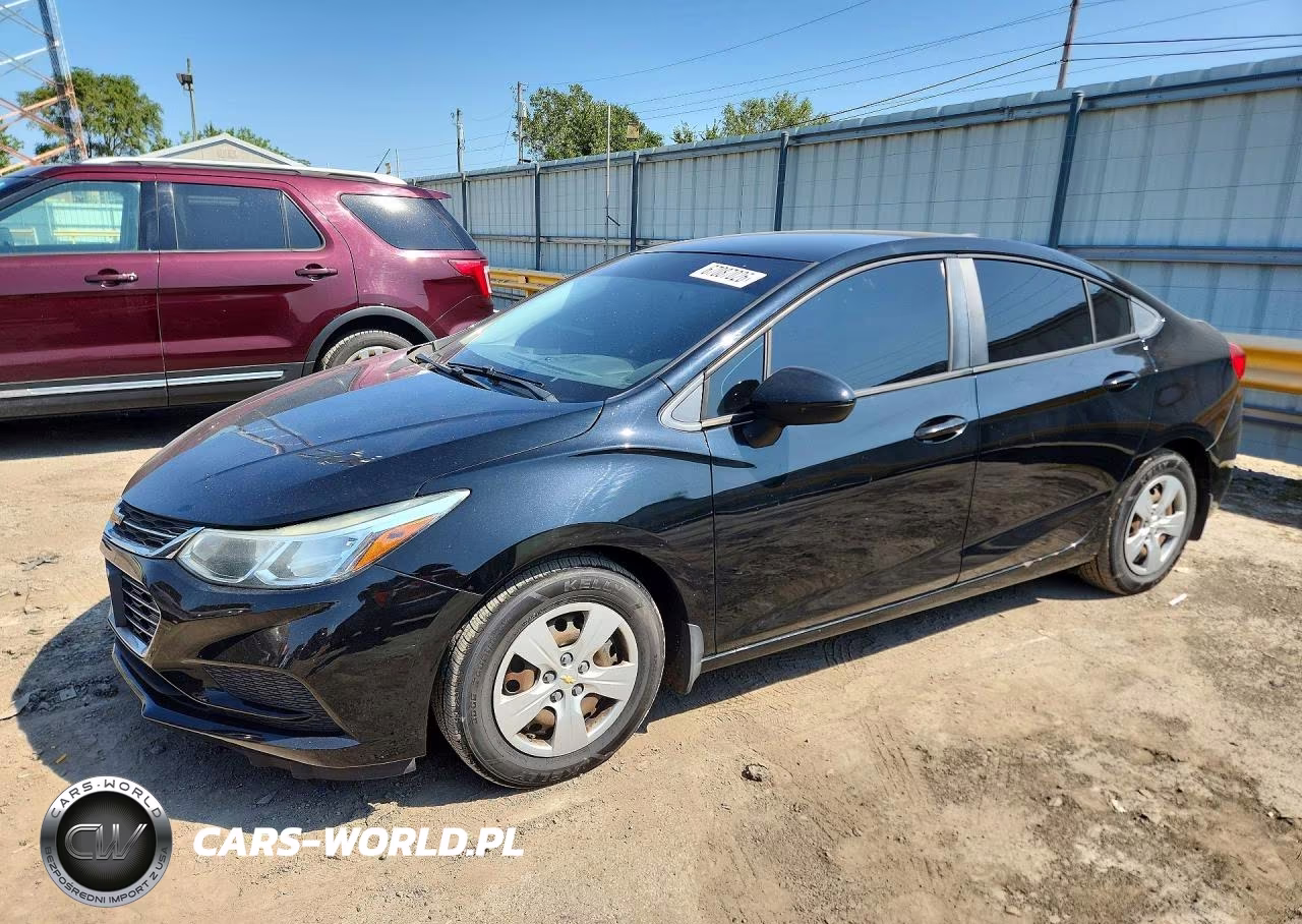2017 Chevrolet Cruze Ls – zdjęcie 1 z 12
