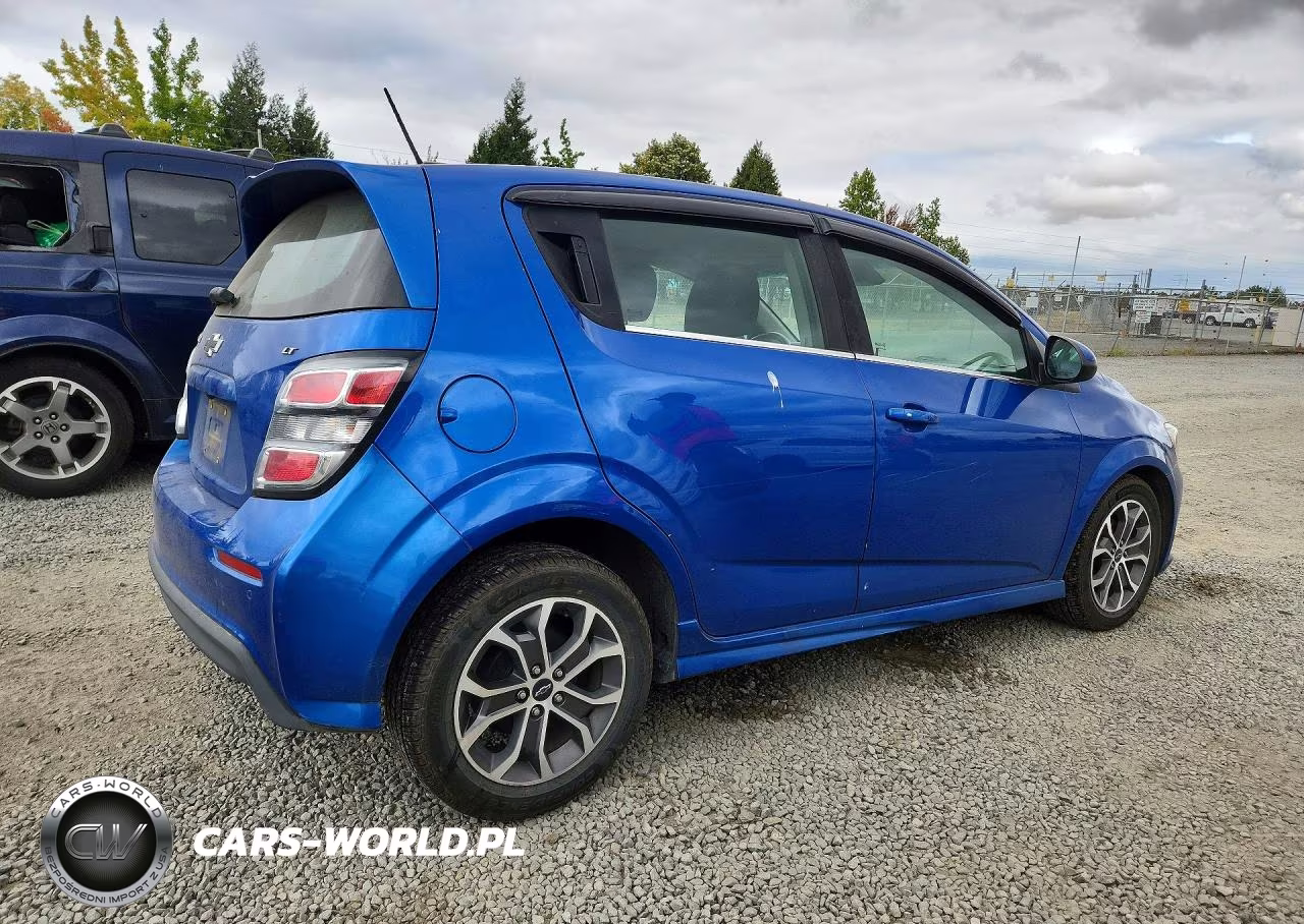 2018 Chevrolet Sonic Lt VIN:1G1JD6SB2J4124753 - 3