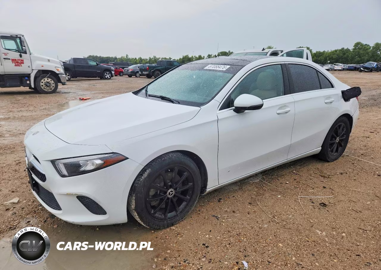 2020 Mercedes-Benz A 220 4Matic – zdjęcie 1 z 12