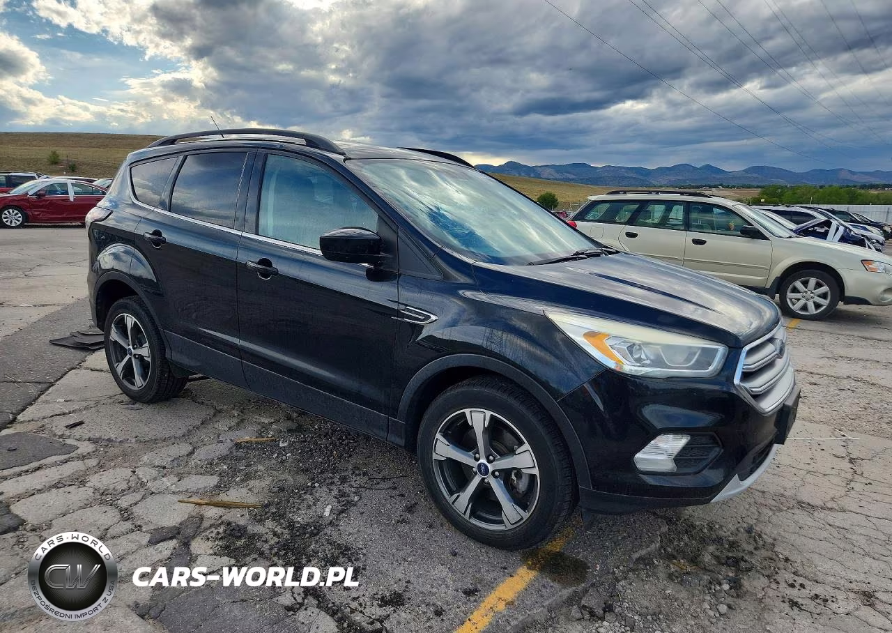 2017 Ford Escape Se VIN:1FMCU9G99HUD80661 - 4