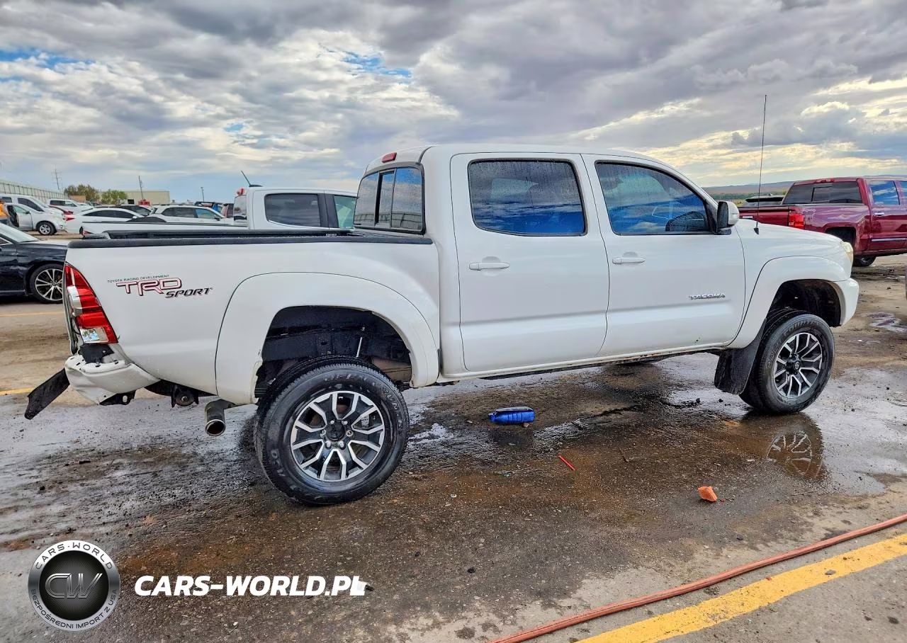 2013 Toyota Tacoma V6 VIN:5TFLU4EN8DX051062 - 3