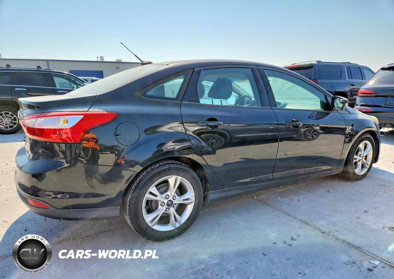 2014 Ford Focus Se VIN:1FADP3F29EL249044 - 3