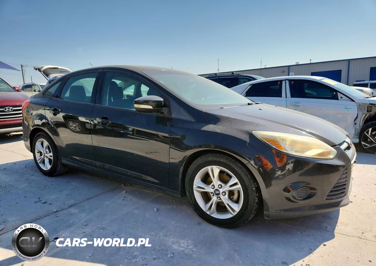 2014 Ford Focus Se VIN:1FADP3F29EL249044 - 4