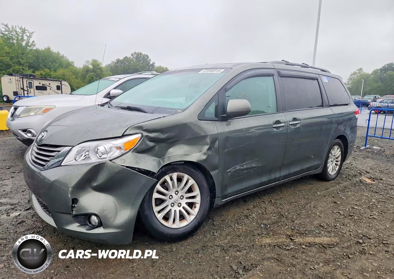 2013 Toyota Sienna Xle 8-Passenger