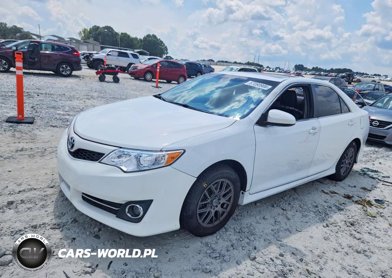 2014 Toyota Camry Se – zdjęcie 1 z 12
