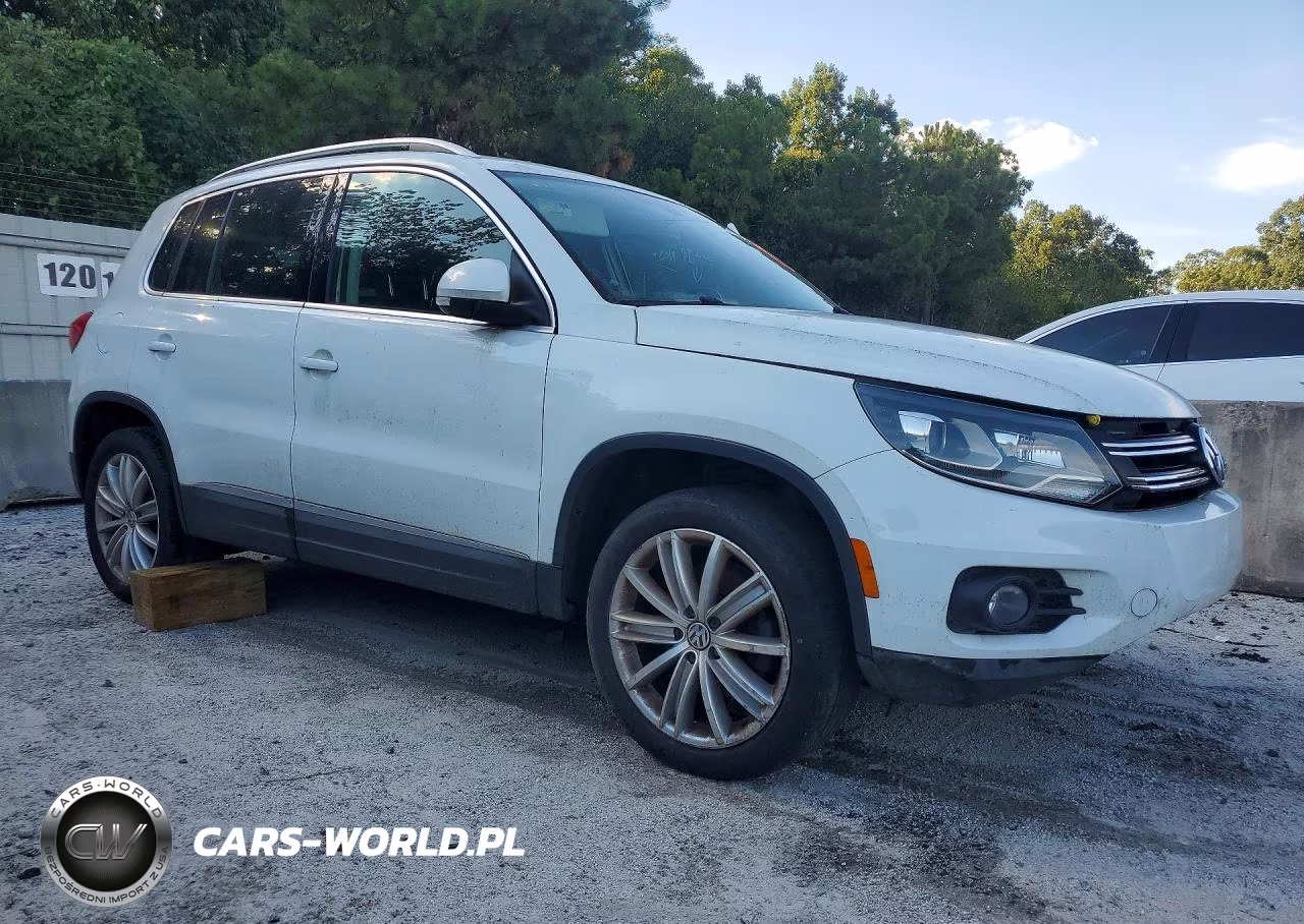 2016 Volkswagen Tiguan S VIN:WVGAV7AX4GW589874 - 4