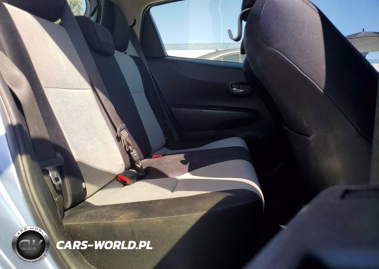 2013 Toyota Yaris 5-Door Le VIN:JTDKTUD32DD548754 - 10