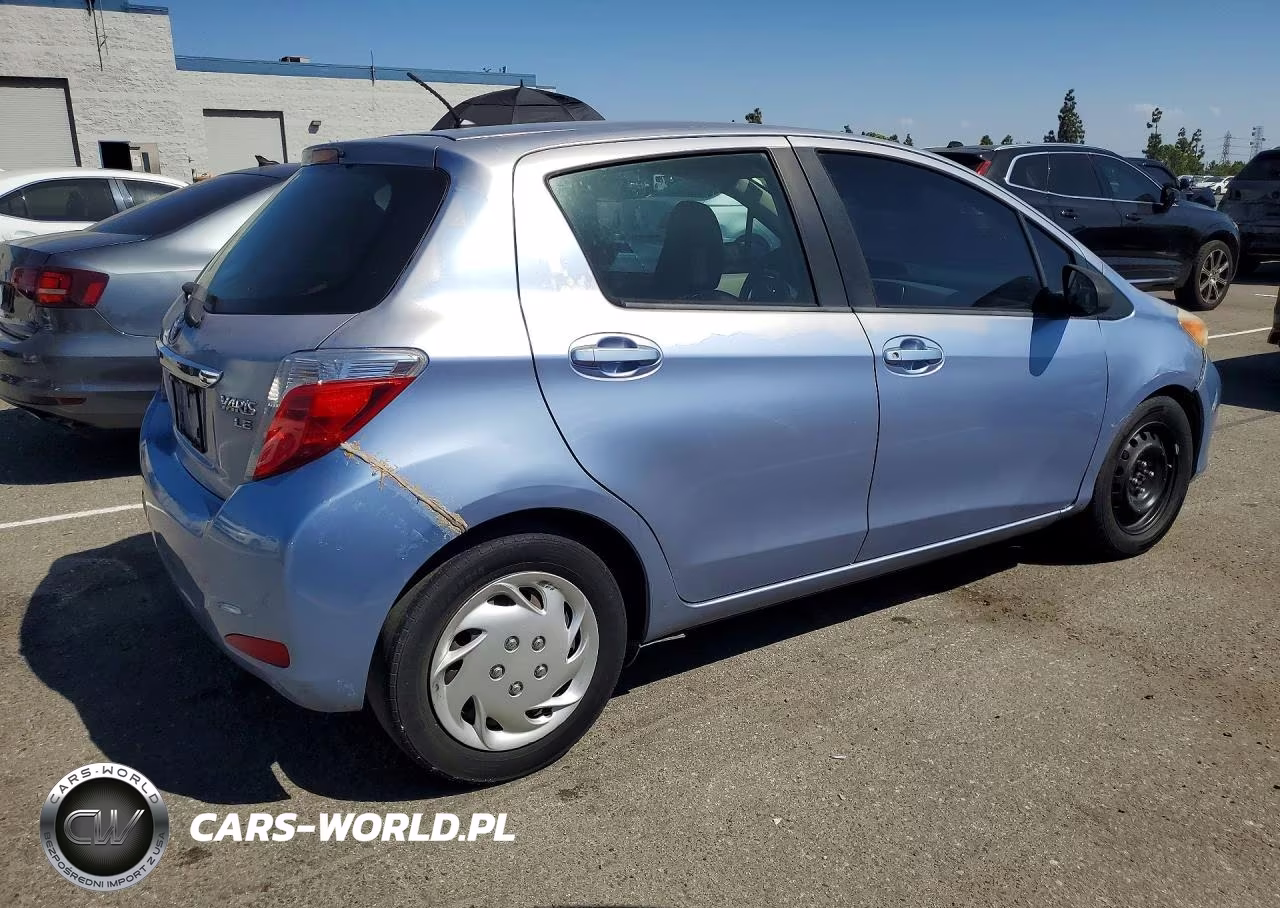 2013 Toyota Yaris 5-Door Le VIN:JTDKTUD32DD548754 - 3