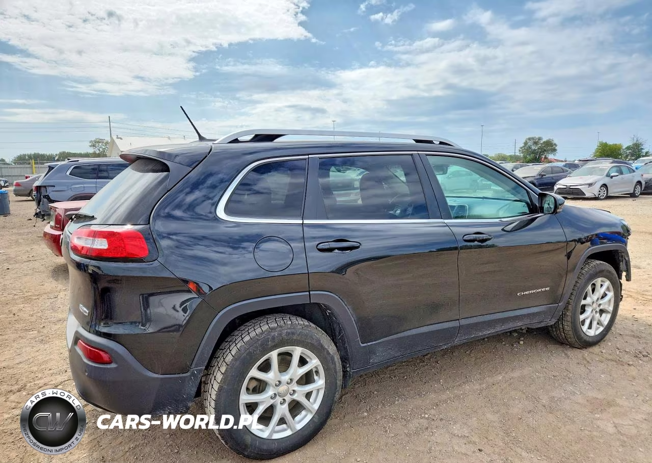 2015 Jeep Cherokee Latitude VIN:1C4PJMCS7FW709238 - 3
