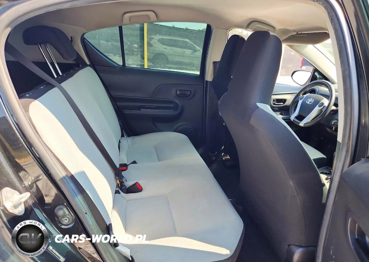 2017 Toyota Prius C One VIN:JTDKDTB34H1595012 - 10