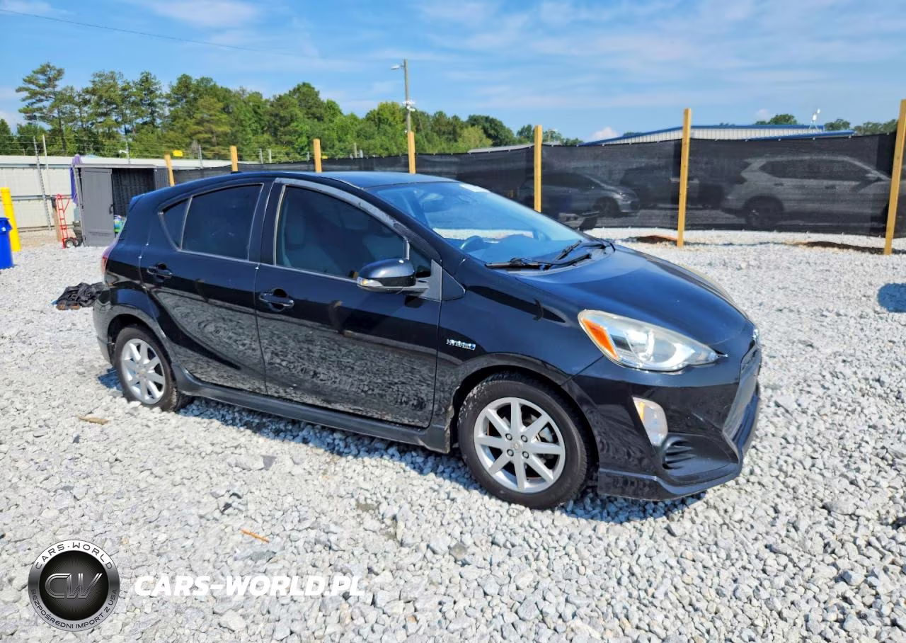 2017 Toyota Prius C One VIN:JTDKDTB34H1595012 - 4