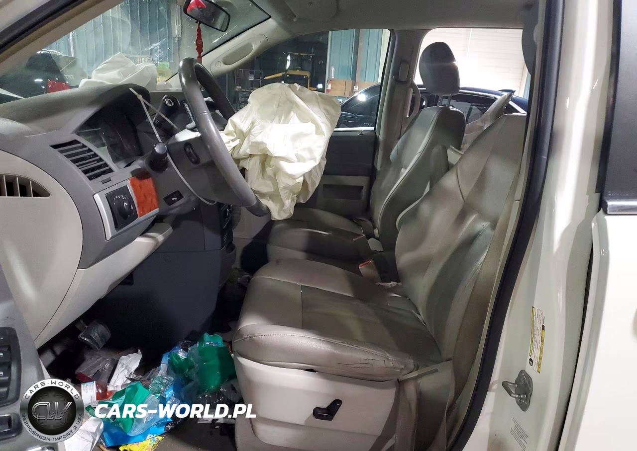 2008 Chrysler Town & Country Touring VIN:2A8HR54P18R629662 - 7
